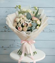 Букет цветов из:  Розы и Лизиантусы в Пешки