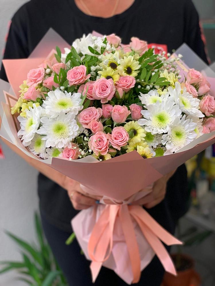 Букет цветов из: Розы и Хризантемы в Пешки