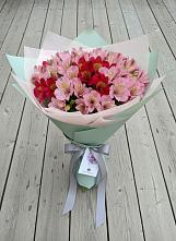 Букет цветов из:  Альстромерии в Пешки