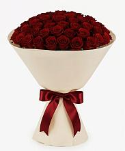 Букет 101 Бордовая роза Блэк Бакарра в Пешки