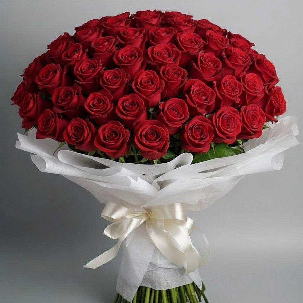 Букет 101 Красная роза Блэк Мэджик в Пешки