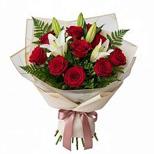 Букет цветов из:  Лилии и Розы в Пешки