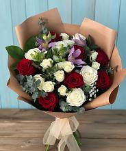 Букет цветов из:  Розы и Альстромерии в Пешки