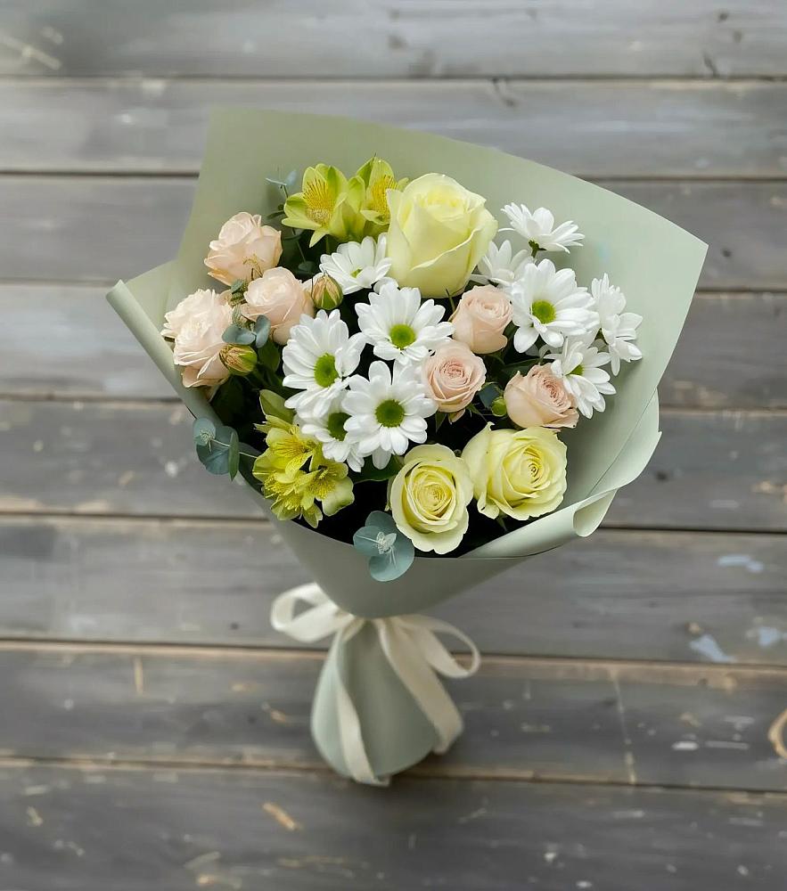 Букет цветов из: Альстромерии, Розы и Хризантемы в Пешки