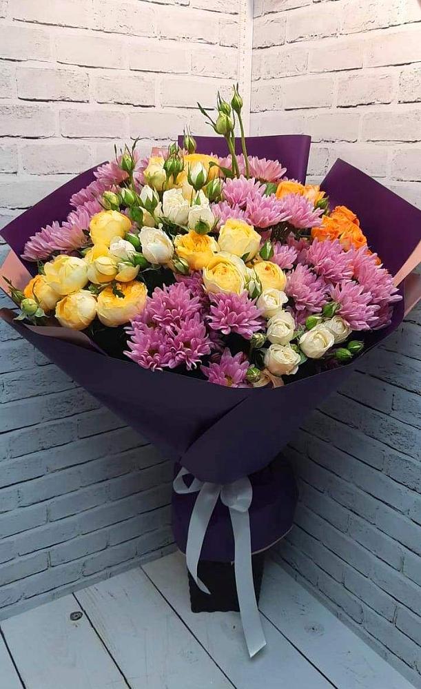 Букет цветов из: Хризантемы и Розы в Пешки