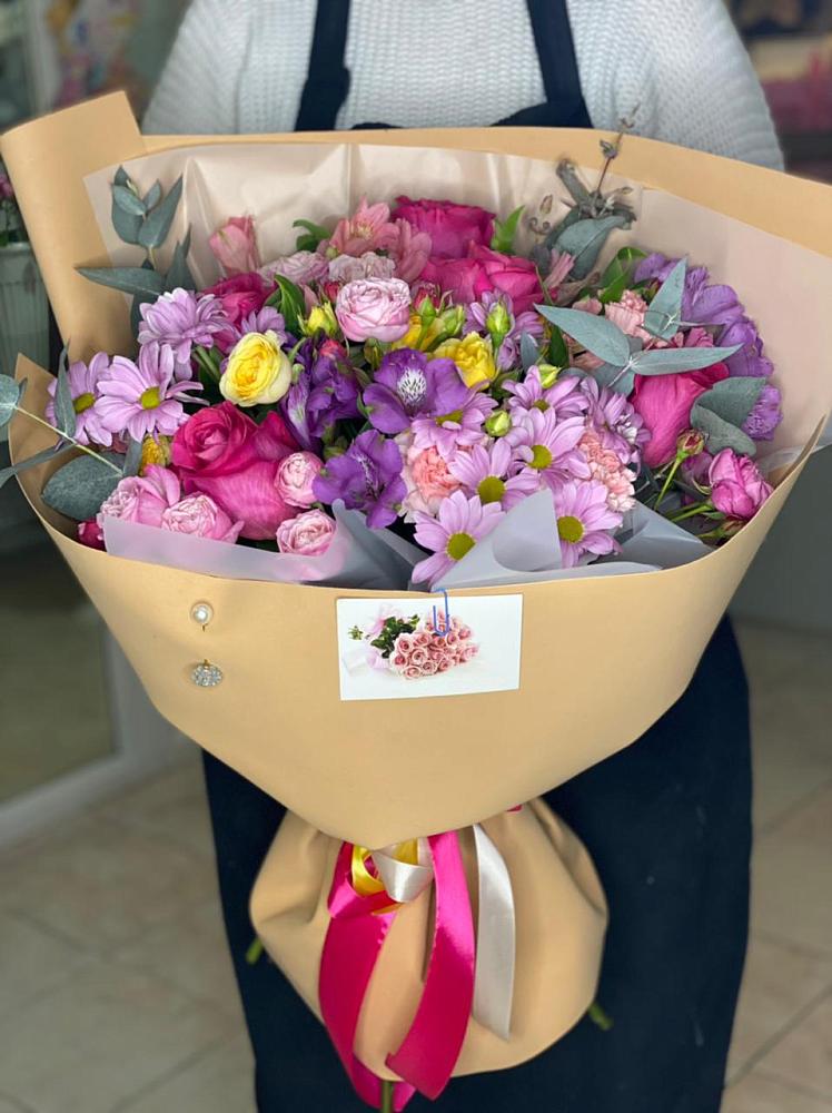 Букет цветов из: Хризантемы, Гвоздики и Альстромерии в Пешки