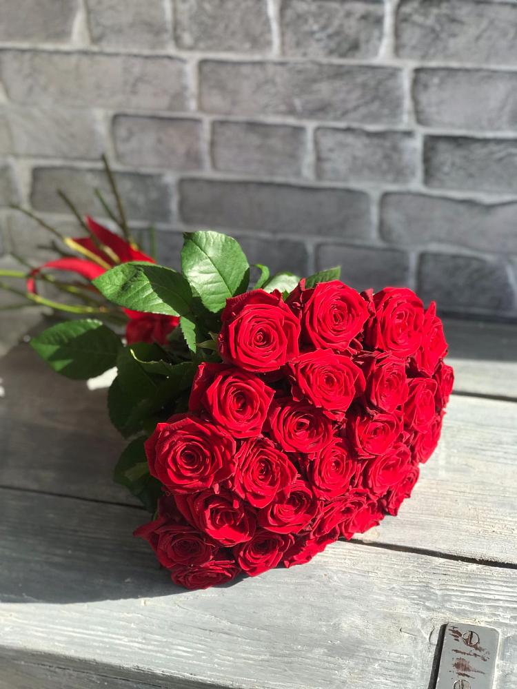Букет Красные розы Фридом в Пешки