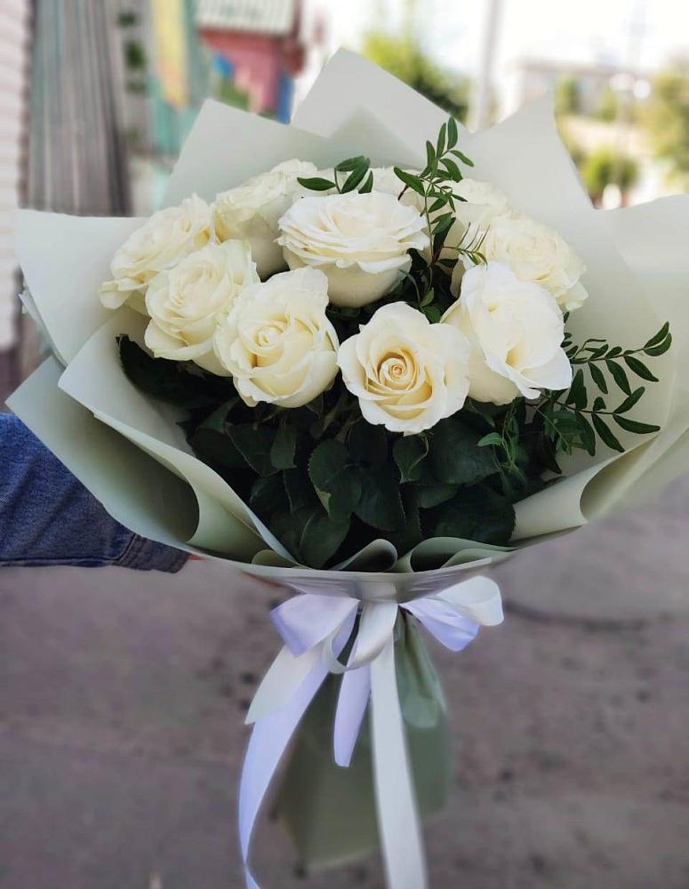 Букет Белые розы Проуд в Пешки