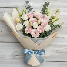 Букет цветов из:  Лизиантусы в Пешки