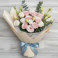 Букет цветов из:  Лизиантусы в Пешки