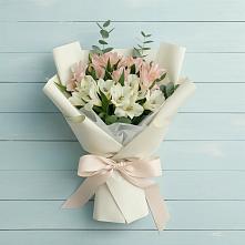 Букет цветов из:  Альстромерии в Пешки