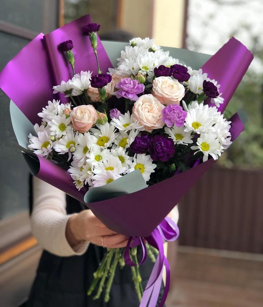 Букет цветов из: Хризантемы, Гвоздики и Розы в Пешки