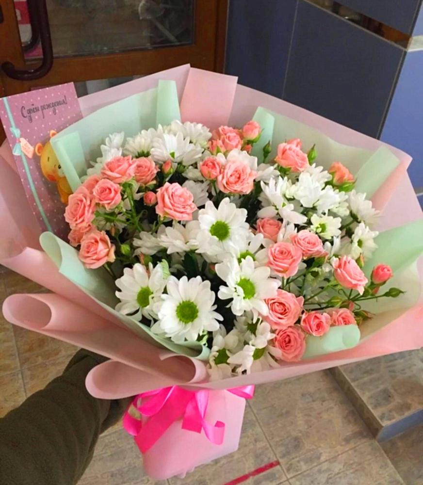 Букет цветов из: Розы и Хризантемы в Пешки