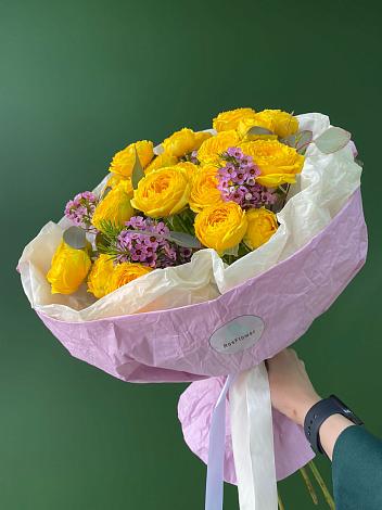Букет Кустовые желтые розы в Пешки