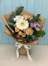 Букет цветов из:  Герберы и Хризантемы в Пешки