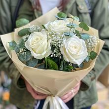 Букет цветов из:  Розы в Пешки