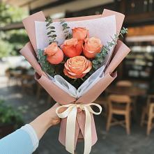 Букет цветов из:  Розы в Пешки