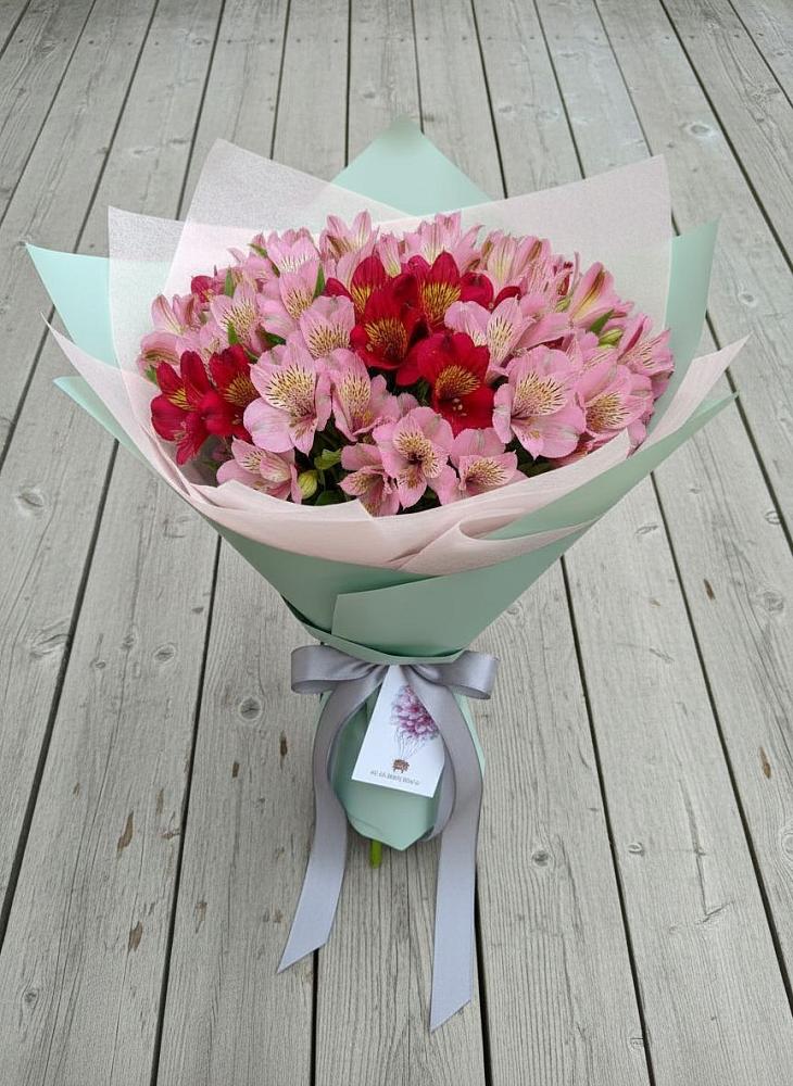Букет цветов из: Альстромерии в Пешки