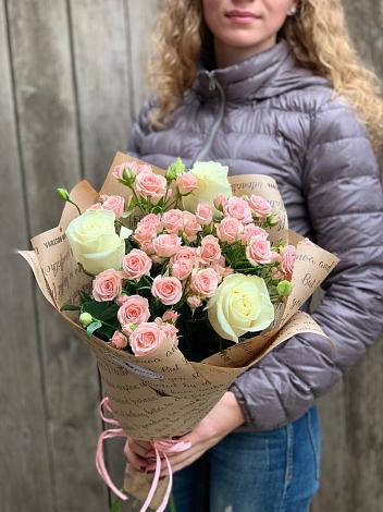 Букет цветов из: Розы в Пешки