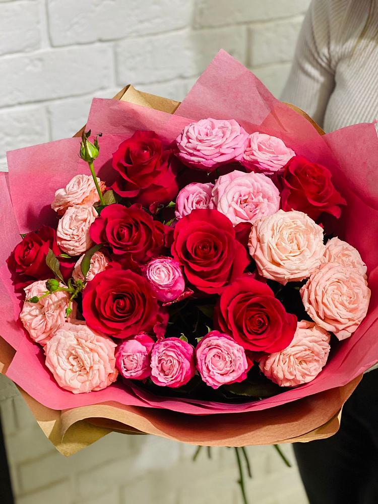 Букет цветов из: Розы в Пешки
