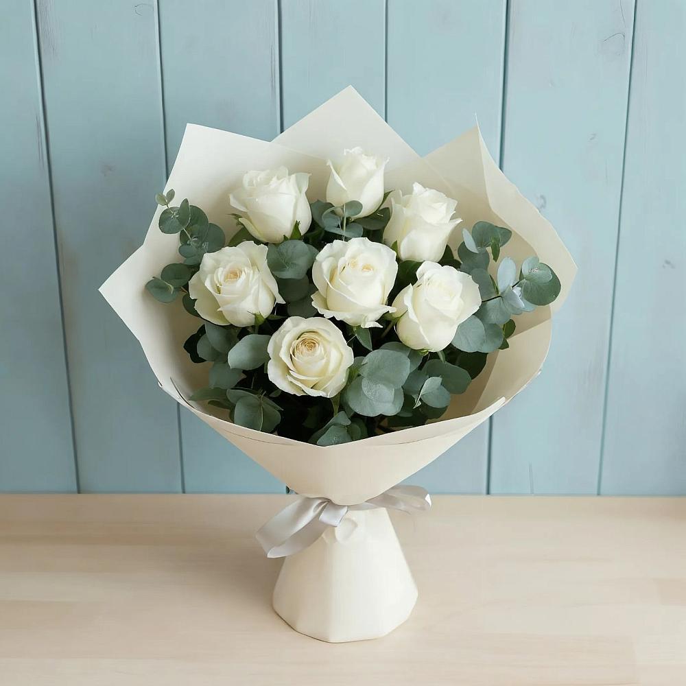 Букет Белые розы в Эвкалипте в Пешки