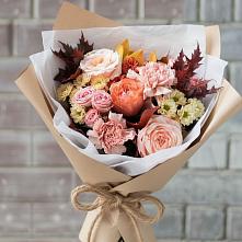 Букет цветов из:  Гвоздики, Хризантемы и Розы в Пешки