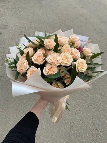 Букет Кремовые розы Латте в Пешки