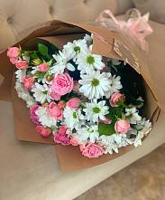 Букет цветов из:  Розы и Хризантемы в Пешки