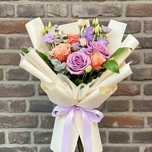 Букет цветов из:  Лизиантусы и Розы #REPLACE_PRED# Пешки