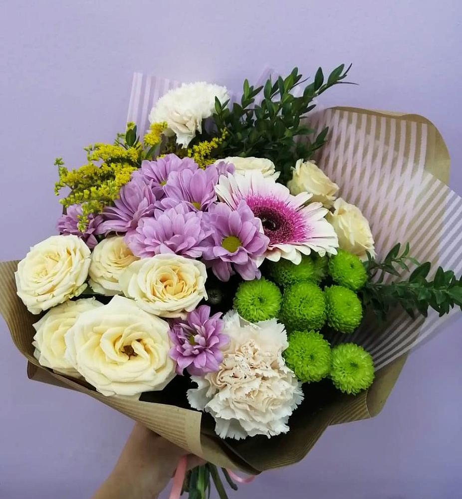 Букет цветов из: Хризантемы, Розы, Гвоздики и Герберы в Пешки