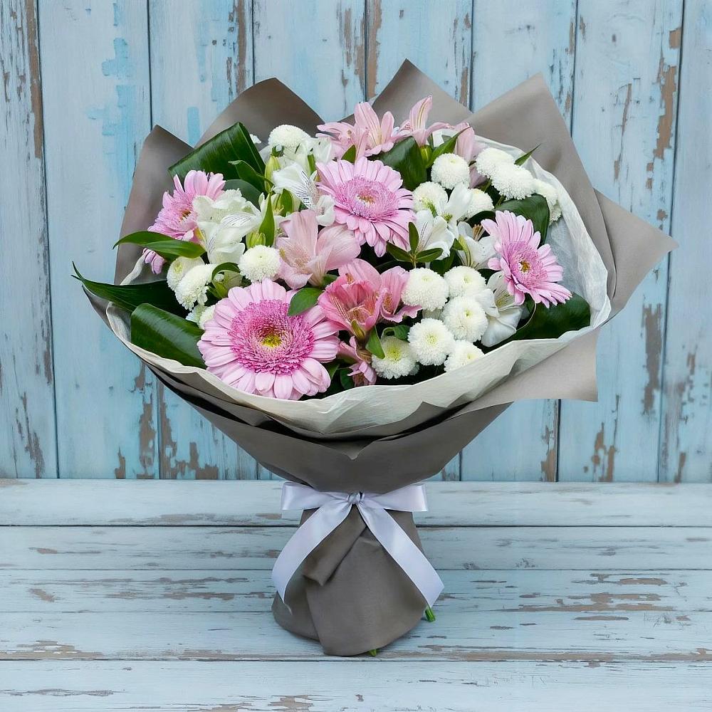 Букет цветов из: Герберы, Альстромерии и Хризантемы в Пешки