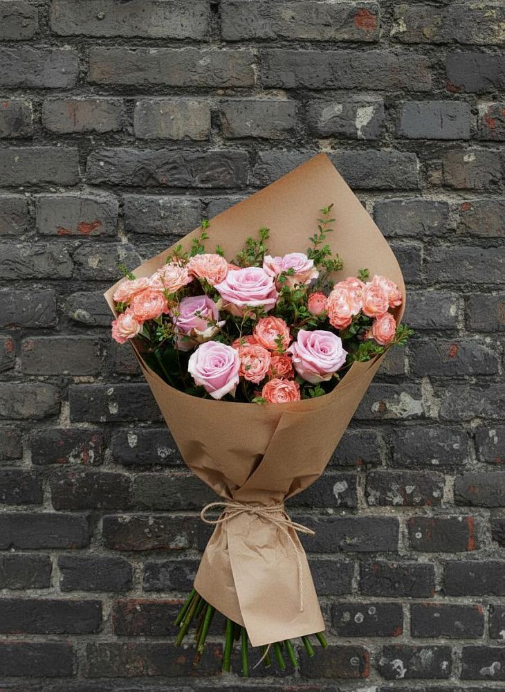 Букет цветов из: Розы в Пешки