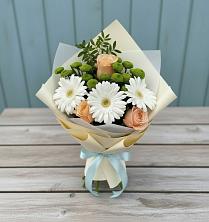 Букет цветов из:  Герберы, Розы и Хризантемы в Пешки
