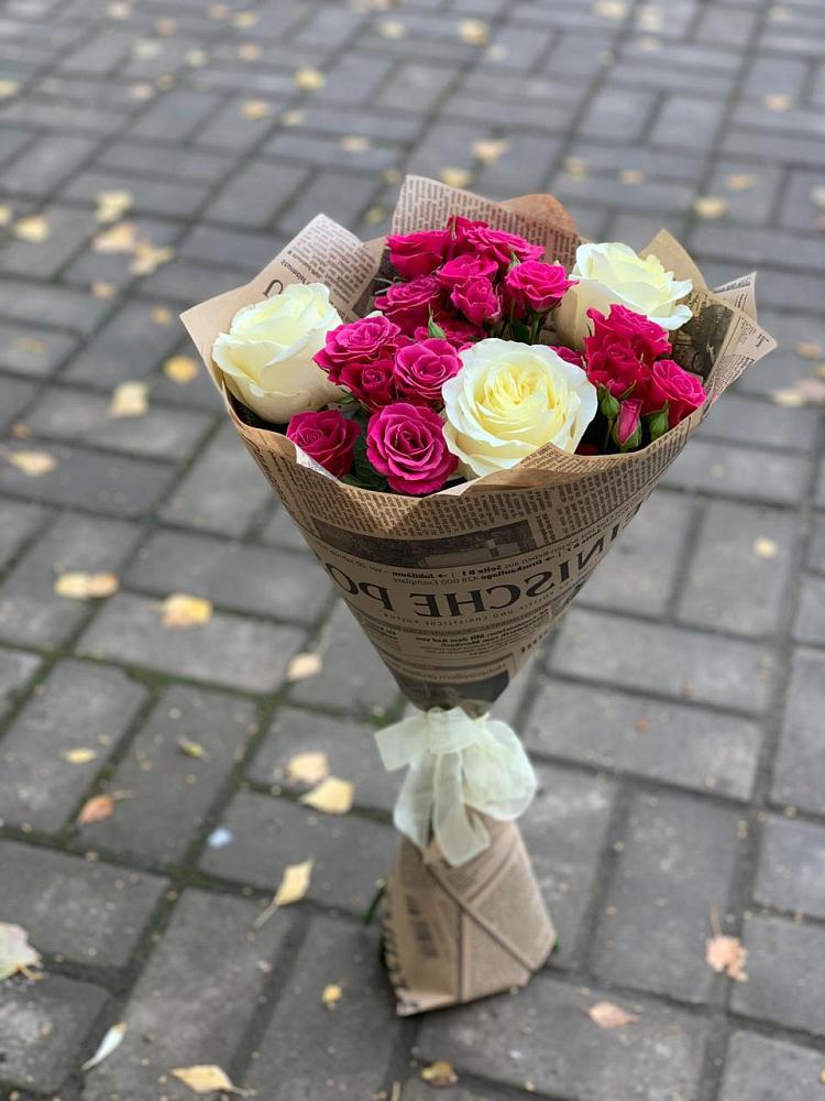 Букет цветов из: Розы в Пешки