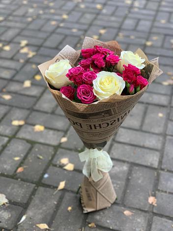 Букет цветов из: Розы в Пешки