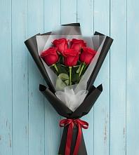 Букет цветов из:  Розы в Пешки