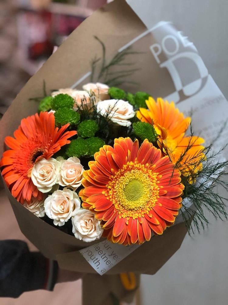 Букет цветов из: Герберы, Хризантемы и Розы в Пешки