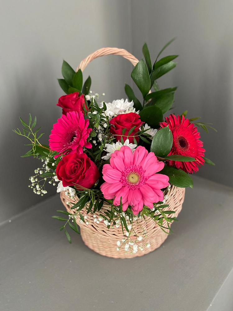Цветочная композиция из Розы, Хризантемы и Герберы в корзине в Пешки