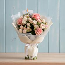 Букет цветов из:  Розы в Пешки
