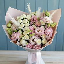 Букет цветов из:  Альстромерии и Розы в Пешки