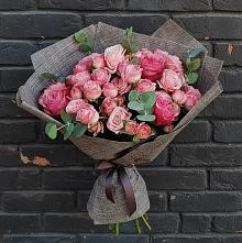 Букет цветов из:  Розы в Пешки