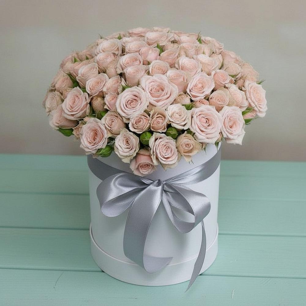 Цветочная композиция из Розы в шляпной коробке в Пешки