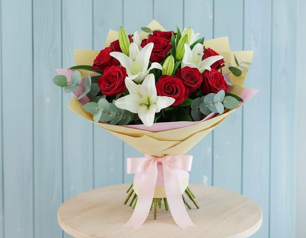 Букет цветов из: Лилии и Розы в Пешки